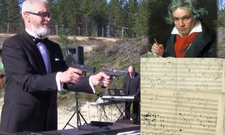 Interpreta el “Himno a la alegría” de Beethoven…¡A balazos!