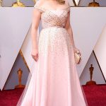 OSCARS-Elizabeth-Moss
