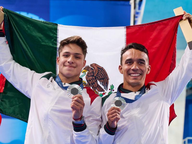 plata para méxico en clavados sincronizados: Olvera y Celaya