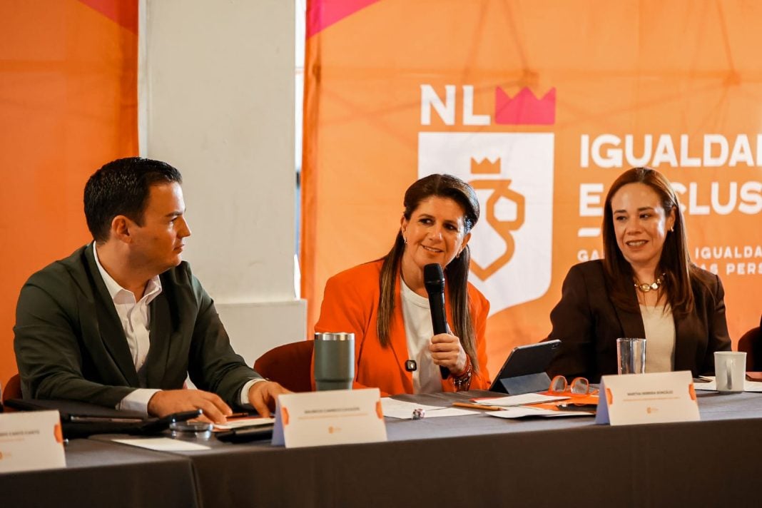 Martha Herrera y su equipo