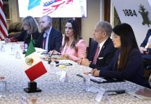 Gabinete de Seguridad se reúne con Ronald Johnson y Sara Carter para hablar de colaboración bilateral con EU