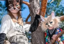 Mujer denuncia que un “therian” mordió a su hija al salir de la escuela en Argentina