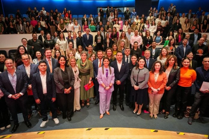 Entregan primer Premio de Igualdad e Inclusión Corporativa en Foro ESG Nuevo León Entregan primer Premio de Igualdad e Inclusión Corporativa en Foro ESG Nuevo León