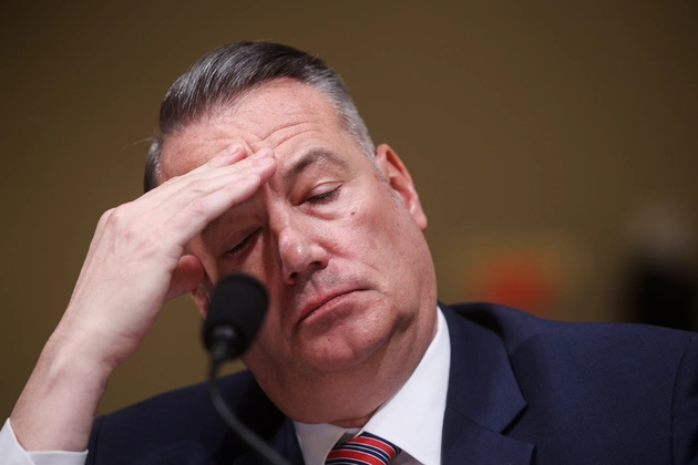 Renuncia Todd Lyons, director del ICE, por 