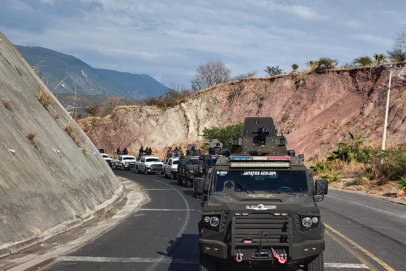Guerra entre “Los Tlacos” y “Los Ardillos” desplaza a 96 personas en Guerrero