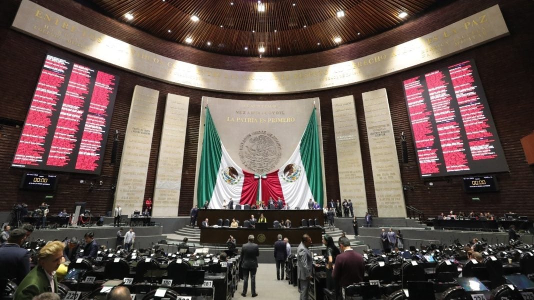 La propuesta estima ingresos totales por 10 billones 636 mil 488.1 millones de pesos.